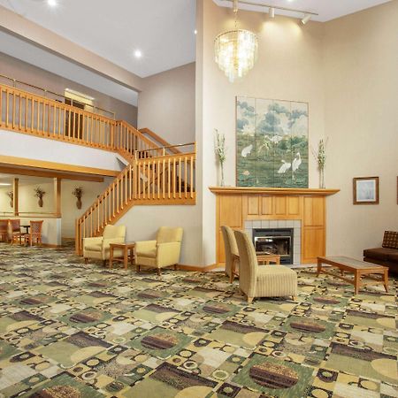 Hotel Baymont By Wyndham Marion Exterior foto