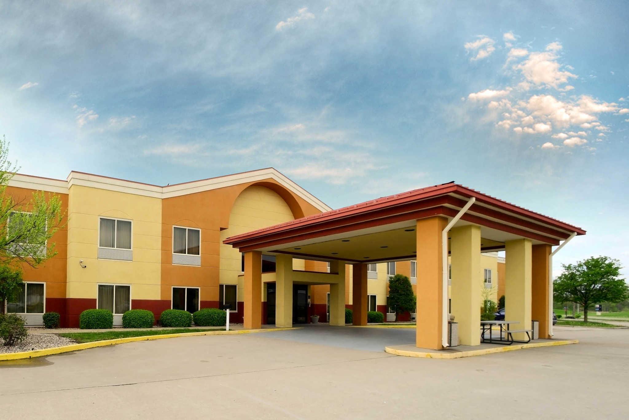 Hotel Baymont By Wyndham Marion Exterior foto