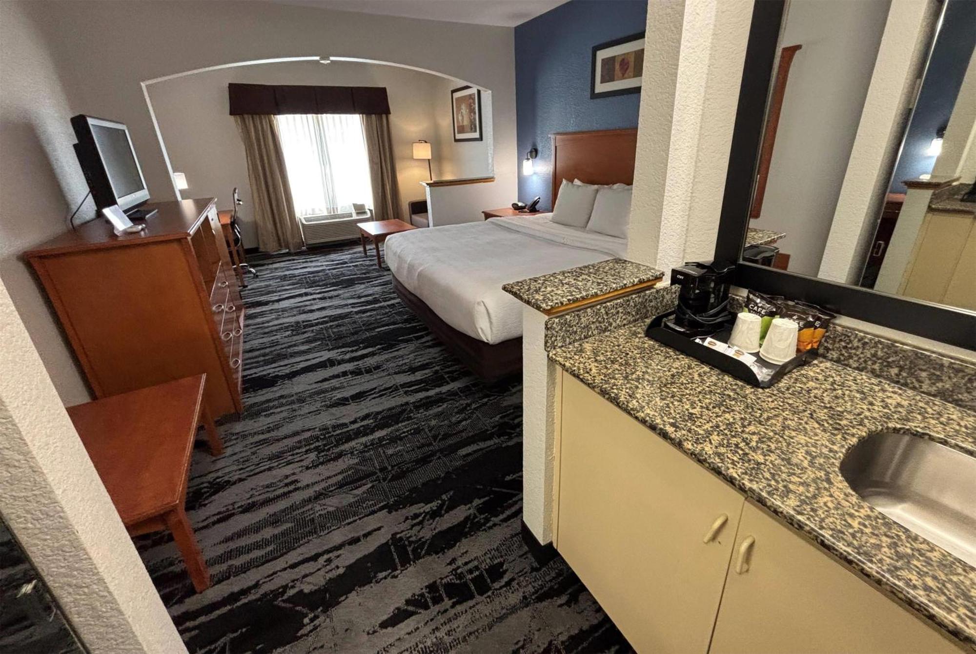Hotel Baymont By Wyndham Marion Exterior foto